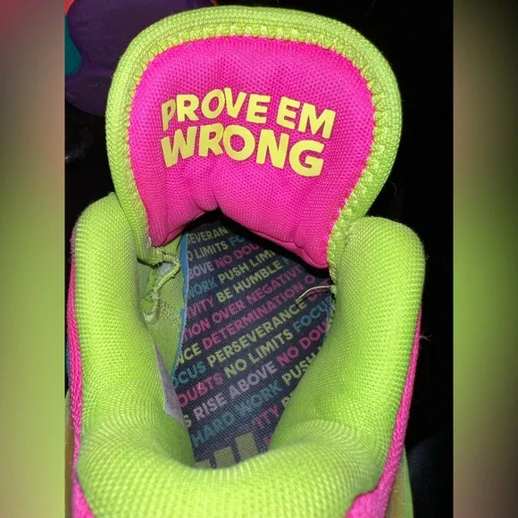 adidas D.O.N. Issue #2 'Prove Em Wrong/Let Em Hate men’s size 7 women’s 8.5 - Picture 6 of 14